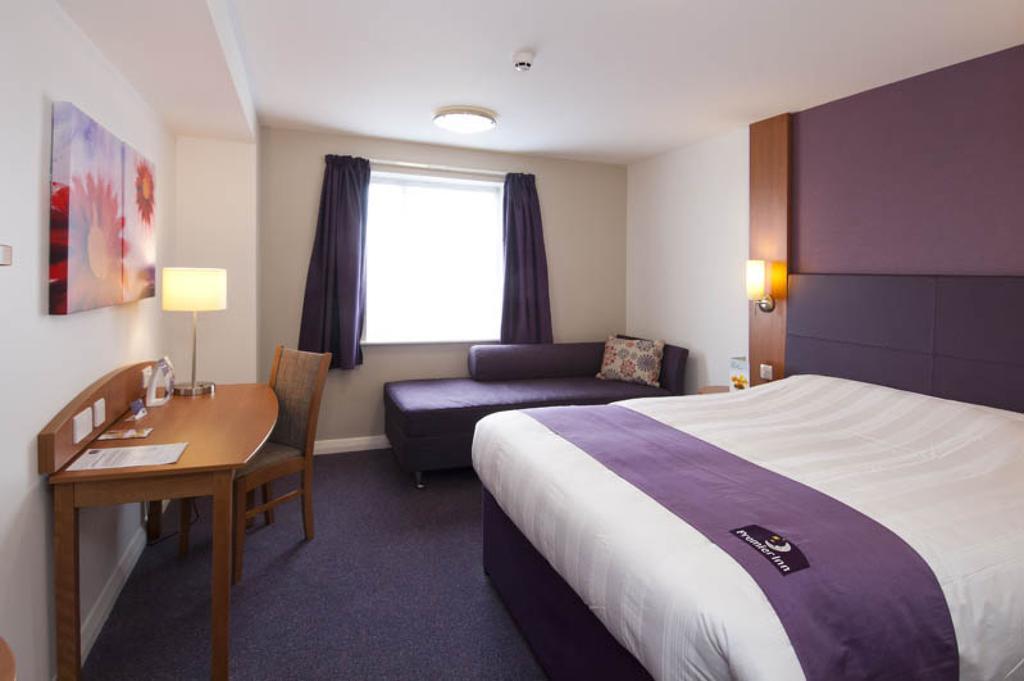 Premier Inn Derry / Londonderry Esterno foto